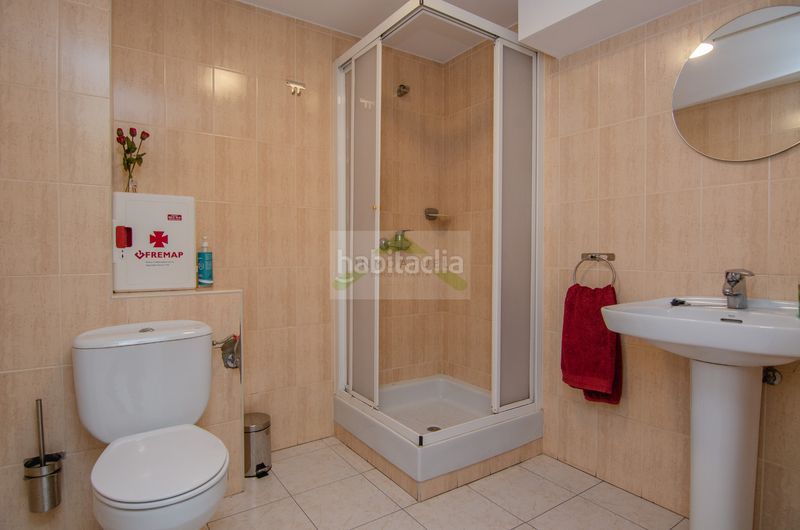Foto d401339e-89cf-4cb1-97d7-24321cc66862. Alquiler local comercial en ronda de outeiro 176 entreplanta de 127m² con garaje en ronda de outeiro – ideal negocio o academia. - a coruña en Coruña (A)