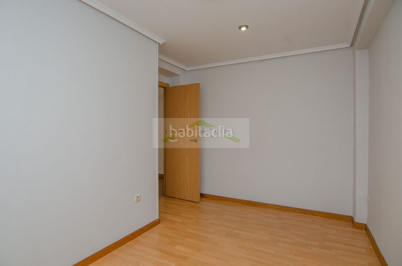 Foto 1fa920c9-8d93-4285-acf6-e1e56d7ab97c. Pis a Sagrada Familia Coruña (A)