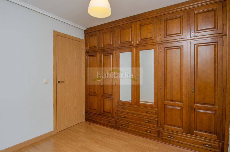 Foto df539def-a75a-45a3-a9e9-b6181ef2d9e9. Pis a Sagrada Familia Coruña (A)