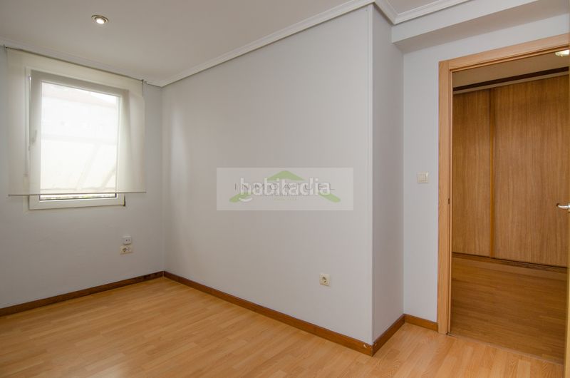 Foto ea2d8b25-beaf-47fc-88fa-e60267d8baf2. Pis a Sagrada Familia Coruña (A)