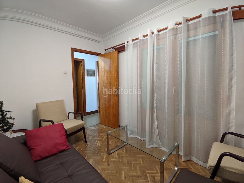 Foto f207f4bf-4bfd-4ebd-8c1a-9796489d37cd. Rent flat in Os Mallos Coruña (A)