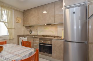 Rent Flat in Os Mallos. Solo para estudiantes.- piso de 86m2, zona mallos a solo 300 met