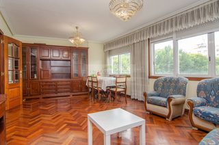 Rent Flat in Sagrada Familia. Solo para estudiantes.- piso de 97m2 a solo 100 metros de la ron