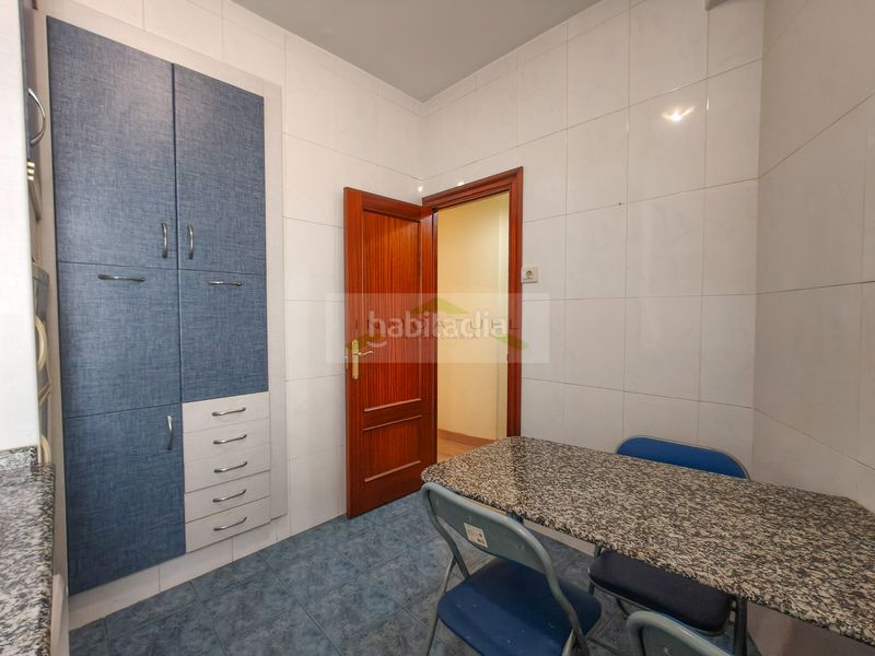 Foto 141bfb53-611d-4750-8d4e-80f0f3a97a52. Rent flat in Os Mallos Coruña (A)