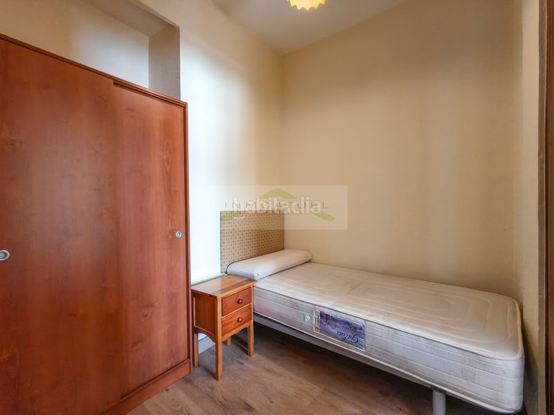 Foto c8de01ac-ebdf-4ce4-978c-2d87cafebb45. Rent flat in Os Mallos Coruña (A)