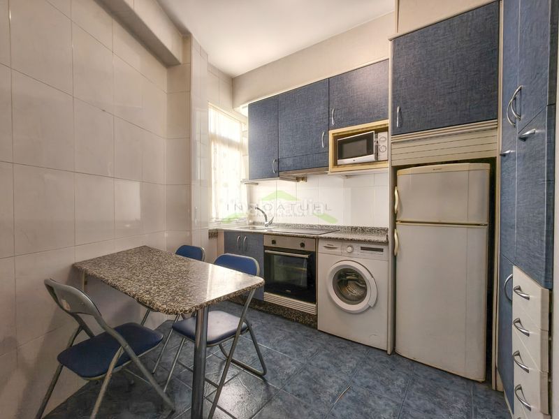 Foto f47d293a-aac7-4b40-bf05-002a327fff2d. Rent flat in Os Mallos Coruña (A)