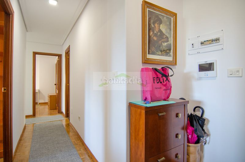 Foto 37e7076d-26ef-44e5-b269-732d62f9b26d. Rent flat in Os Mallos Coruña (A)