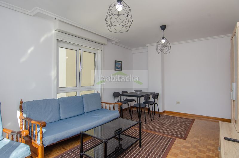 Foto 4c8f4705-8359-4f46-887e-872b6be8d813. Rent flat in Os Mallos Coruña (A)