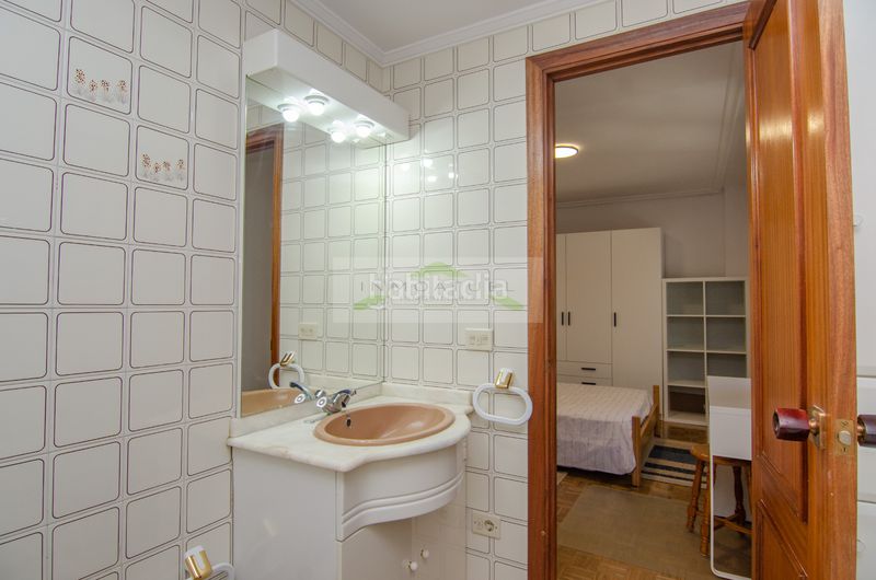 Foto adcc517e-a35e-4d3c-9775-7f705064ad76. Rent flat in Os Mallos Coruña (A)