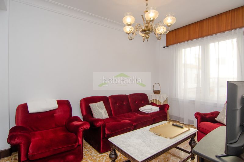Foto 2ca920a7-eb5e-4b75-989e-7e645b9c3ffe. Rent flat in Os Mallos Coruña (A)