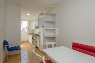 Affitto Appartamento  Avenida arteixo. Solo para estudiantes.- piso muy soleado de cuatro dormitorios s