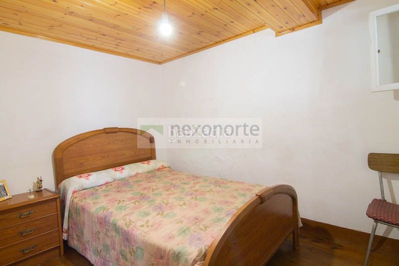 Foto f8a67e11-96ed-4e7e-afb7-729aacb81c0b. Masia amb aparcament a Ourol