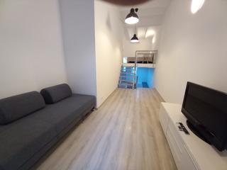 Trplex  Carrer d'andrea dria. Bonita planta baja  triplex de tres niveles completamente reform