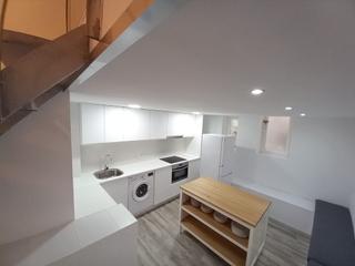 Triplex  Carrer d'andrea dria. Bonita planta baja  triplex de tres niveles completamente reform