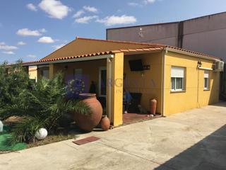 Masia a Montesol - Mejostilla. Casa con parcela en polígono ganadero