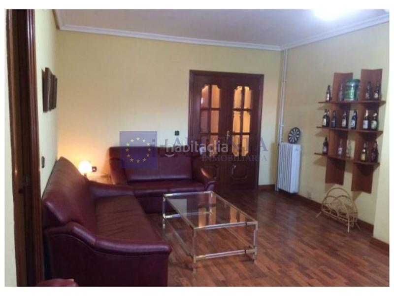 Foto 134c7632-b444-4a26-9b4f-10952411647c. Piso  venta Centro en Centro Cáceres