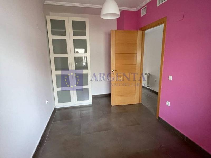 Foto 56c720a0-156c-44f6-a0fe-76cb4e948e06. Miete etagenwohnung mit heizung parking in nuevo Cáceres Cáceres