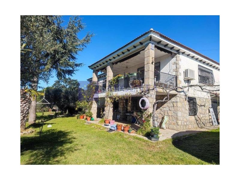 Foto f30fbed5-9c6e-4823-a322-94d52e9059d1. Masia a Malpartida de Cáceres