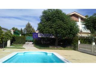 Xalet a Malpartida de Cáceres. Chalet en las arenas