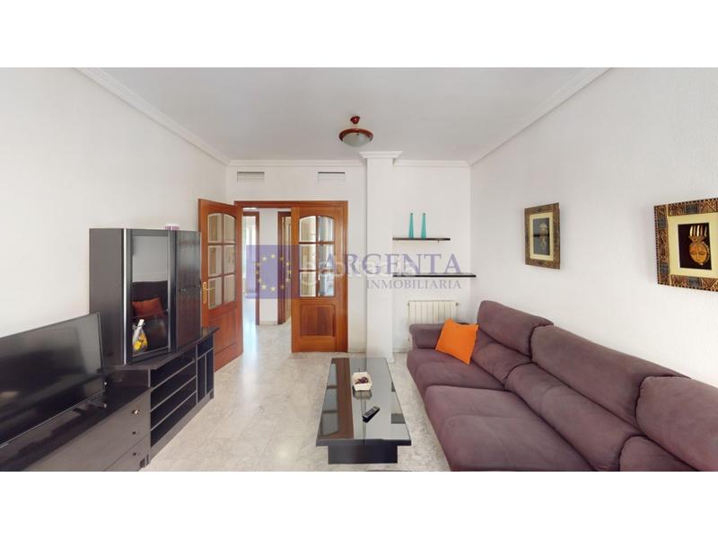 Foto 25bc1355-c594-41d4-93c1-509fffc4a90c. Piso apartamento en fratres en Centro Cáceres