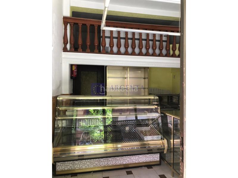 Foto 9eb462b1-3e2f-4207-a102-abcdbe3c1199. Alquiler local comercial local multitienda en Casco Antiguo Cáceres