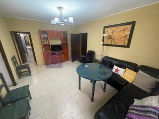 Lloguer Pis a Casco Antiguo. Alquiler piso estudiantes 3 dormitorios