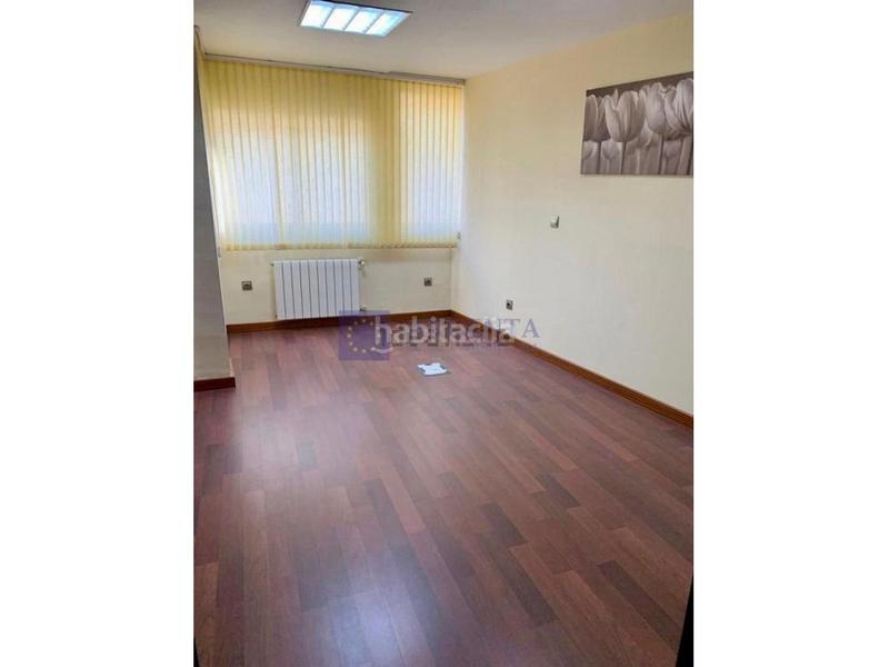 Foto 9098ade6-cf8a-420e-8773-8f757f619d10. Alquiler oficina  Centro en Centro Cáceres