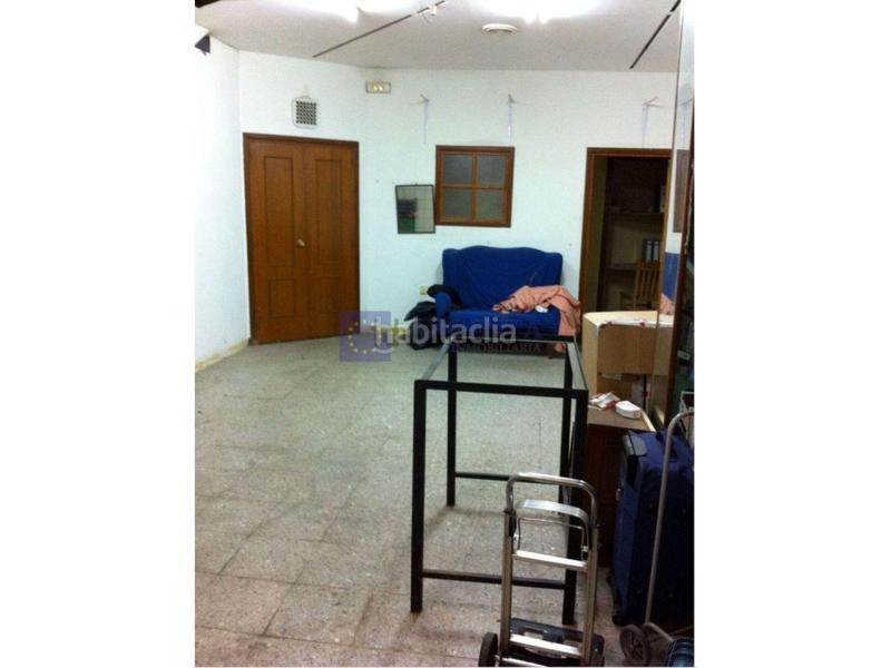 Foto 3f2f0833-0c97-4739-89ba-63467976db86. Alquiler local comercial local canovas en Centro Cáceres