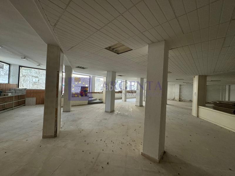 Foto af4c1946-6c6b-4e9e-820d-fbc4440f5854. Lloguer local comercial a Centro Cáceres