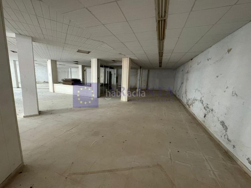 Foto c7ae19d3-4f2e-4c7f-88f9-ff72edcecd48. Lloguer local comercial a Centro Cáceres