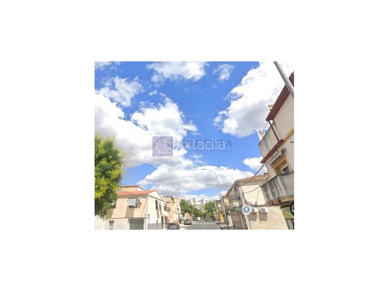 Foto beb99a1b-c080-40ad-85a3-ac6dc0158ce4. Alquiler local comercial local llopis en nuevo Cáceres Cáceres