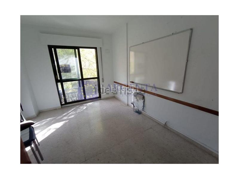 Foto 421f7d2f-1db5-4787-b9e0-910abac01857. Büro in Centro Cáceres