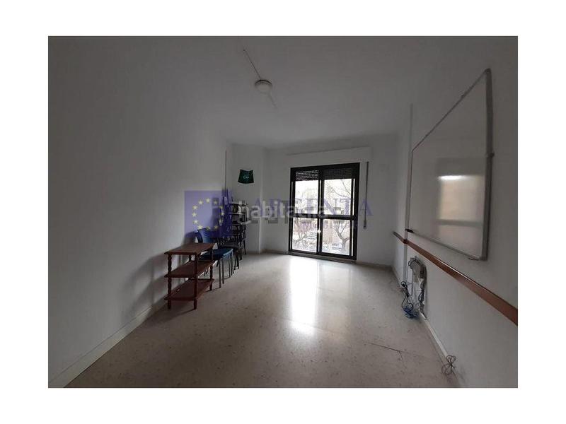 Foto b90b3fb8-0ee2-4aaf-98dc-8fa0e73236d3. Büro in Centro Cáceres