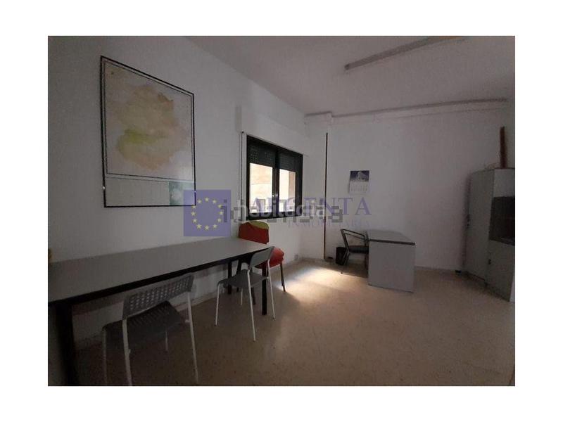 Foto fe7447e1-42bd-4c86-adba-4681cb5c391f. Büro in Centro Cáceres