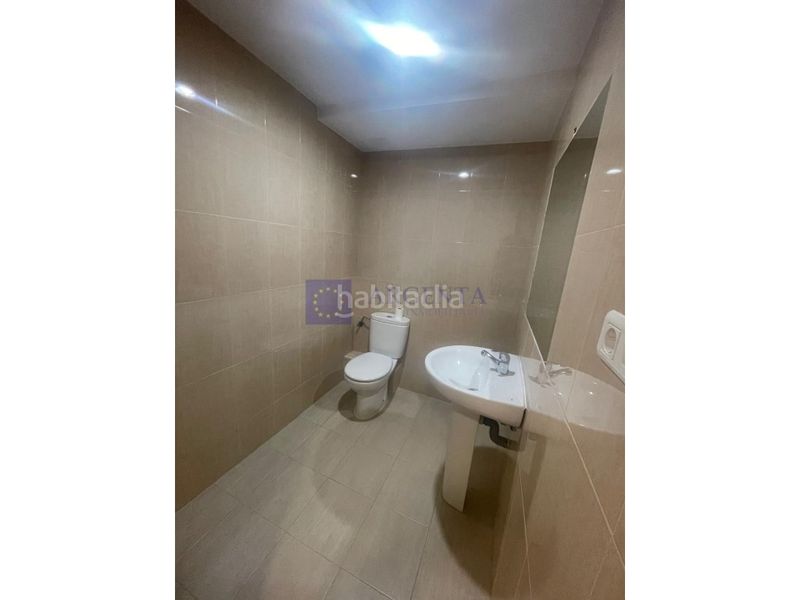 Foto 5824a505-5fe2-44fb-964a-e24bfe4c4862. Local comercial a Centro Cáceres