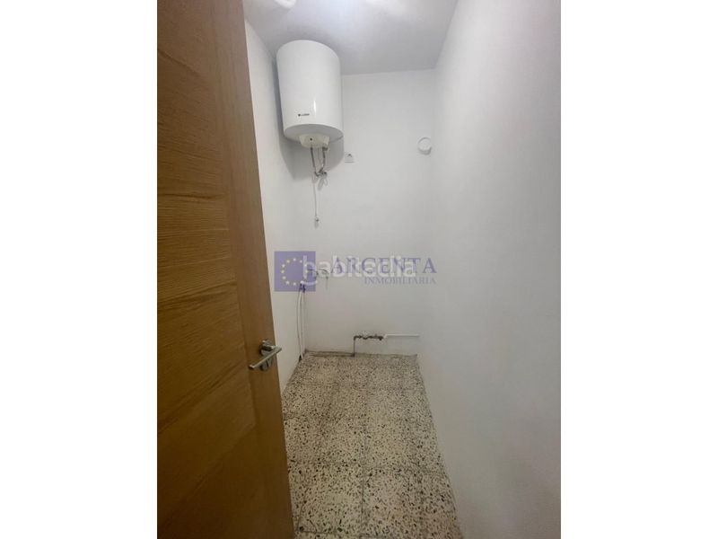 Foto 7b81fd90-f29c-49cc-966b-ef0100dcd421. Local comercial a Centro Cáceres