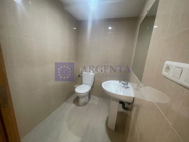 Foto 9a6f1e3c-cc06-40b0-86d1-92d4a5c4d8d8. Local comercial a Centro Cáceres