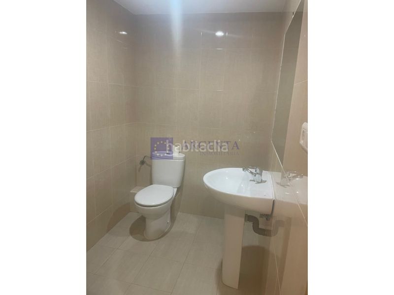 Foto dc6bf737-4a93-48cb-b9ce-506e94c8f76f. Local comercial a Centro Cáceres