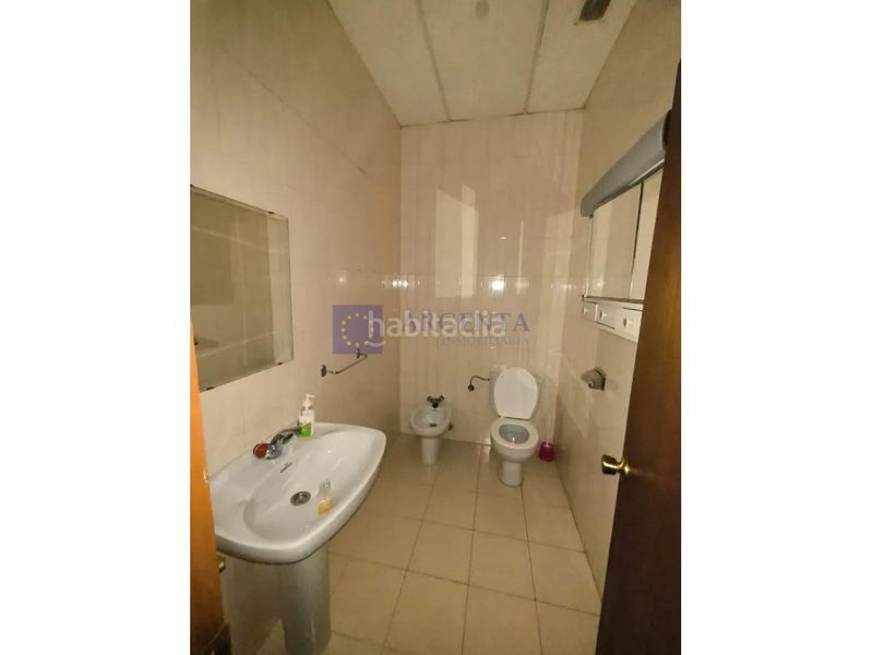 Foto ba1ad4b0-103b-4833-b30b-b852507cb1d4. Local comercial a Centro Cáceres