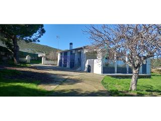 Casa a Sierra de Fuentes. Casa de campo sierra de fuentes