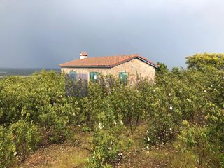 Bauernhof in Aliseda. Venta casa de campo en zona de aliseda