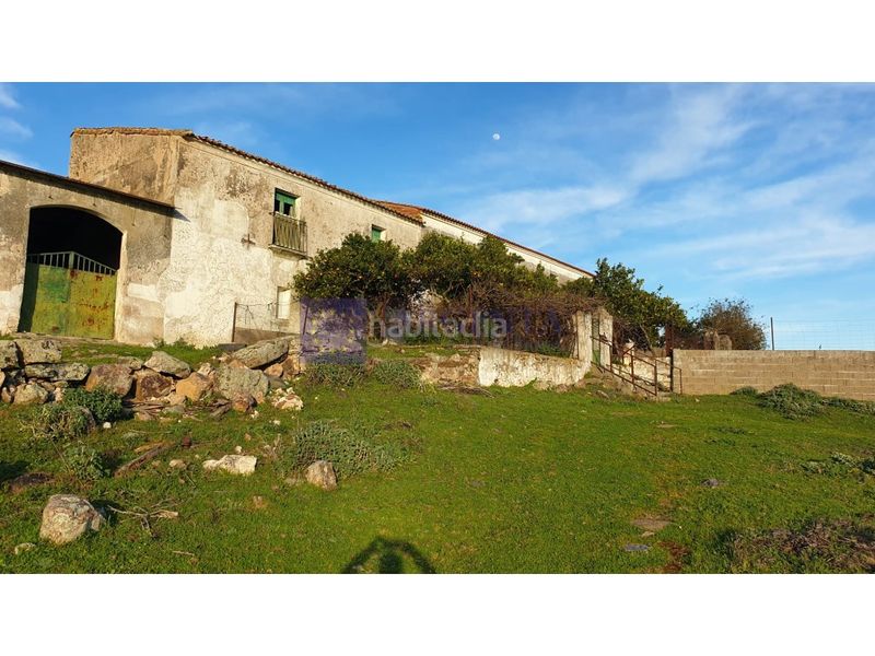 Foto 068faf32-99b3-4a8f-b505-046b80f5e56c. Casa a Alcuéscar