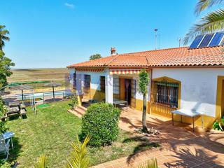 Haus  Camino de sierra de fuentes. Finca ganadera de unas 50 ha en zona de cáceres