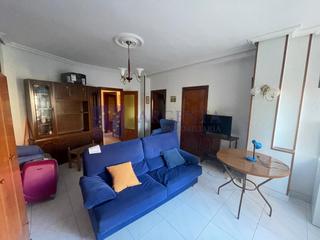 Lloguer Pis  N/a. Alquiler piso 3 habitaciones estudiantes cruz caidos