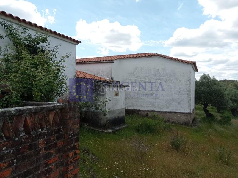 Foto cfe891c4-1a53-43ab-af86-c561775f47a5. Masia a Alcántara