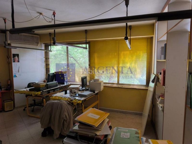 Foto e2ebbd44-c9e7-4d46-be7e-5bf881933b0f. Alquiler local comercial se alquila local oficina en Cáceres