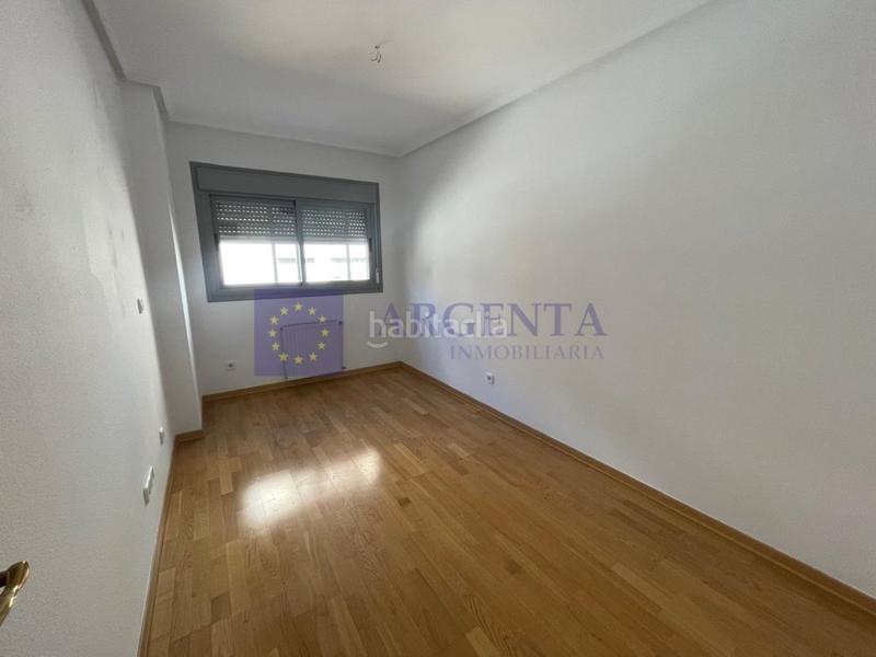 Foto a7b0ac24-e231-4e7c-a975-689074e484f7. Lloguer pis amb aparcament a Centro Cáceres