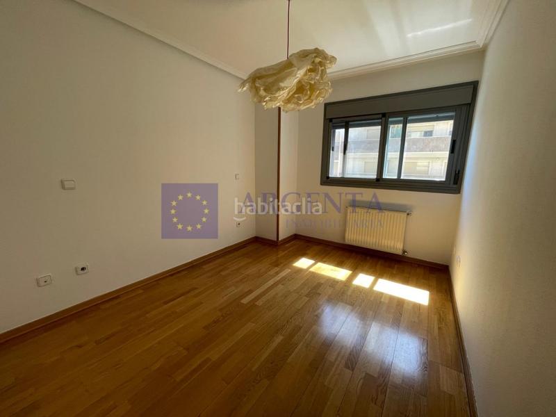 Foto feb7c0d1-48ad-4414-acf3-d4a301c59e12. Rent flat with parking in Centro Cáceres