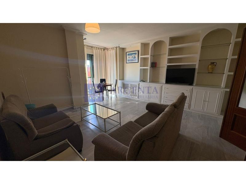 Foto 9065063e-0978-449d-9d84-d995a6ea2643. Location appartement avec parking dans Centro Cáceres