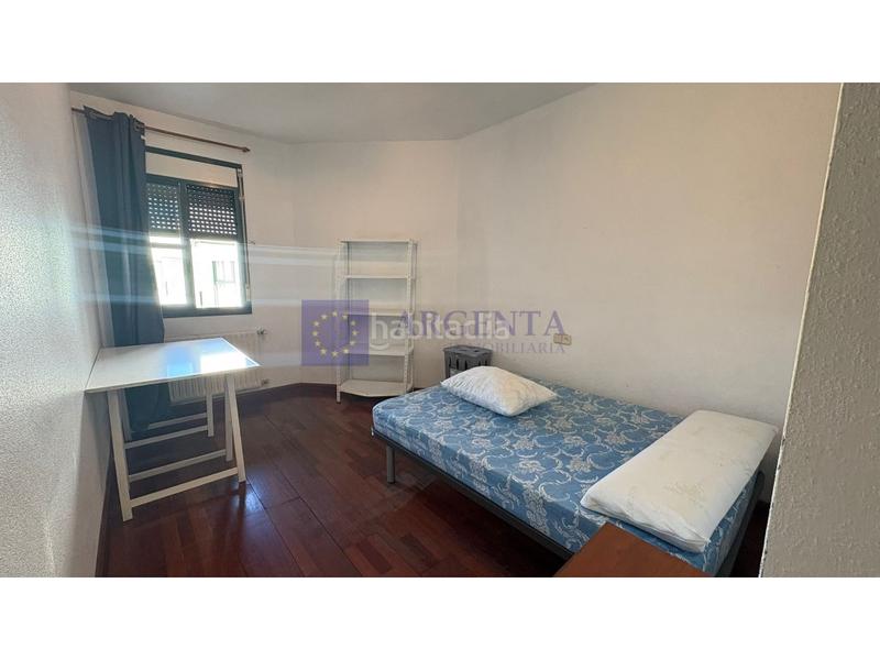 Foto 893040ef-a300-4bfb-bb25-e3f8aaeea5cc. Rent flat with parking in Centro Cáceres